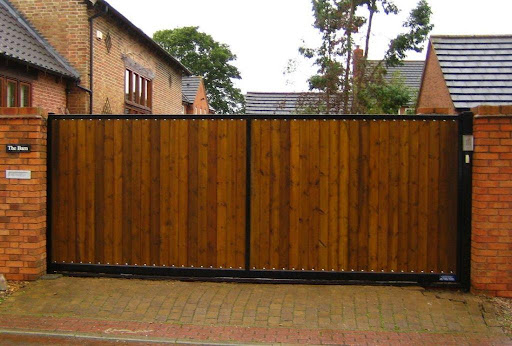 Automatic Gates in Brisbane: How Much Are Electric Wooden Gates?