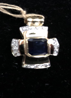 18KT DIAMOND CROSS YELLOW GOLD - Gold & Ice Jewelry